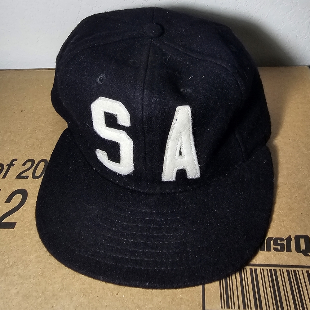 Pre owned Vintage ebbets field hat